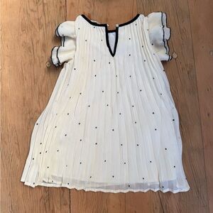 Adorable polka dot dress (spins like a dream)